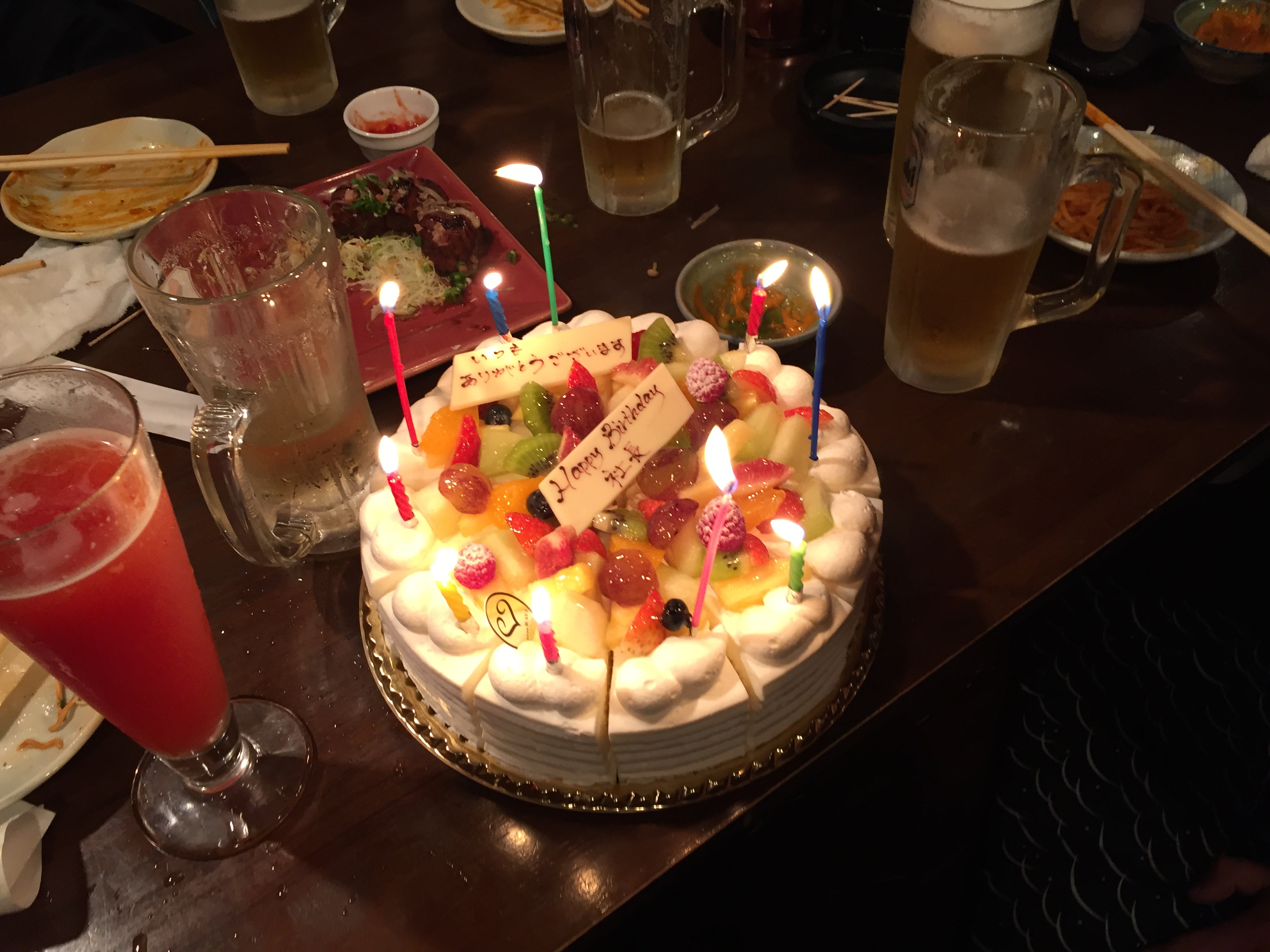 お誕生日にはケーキでお祝いしております。