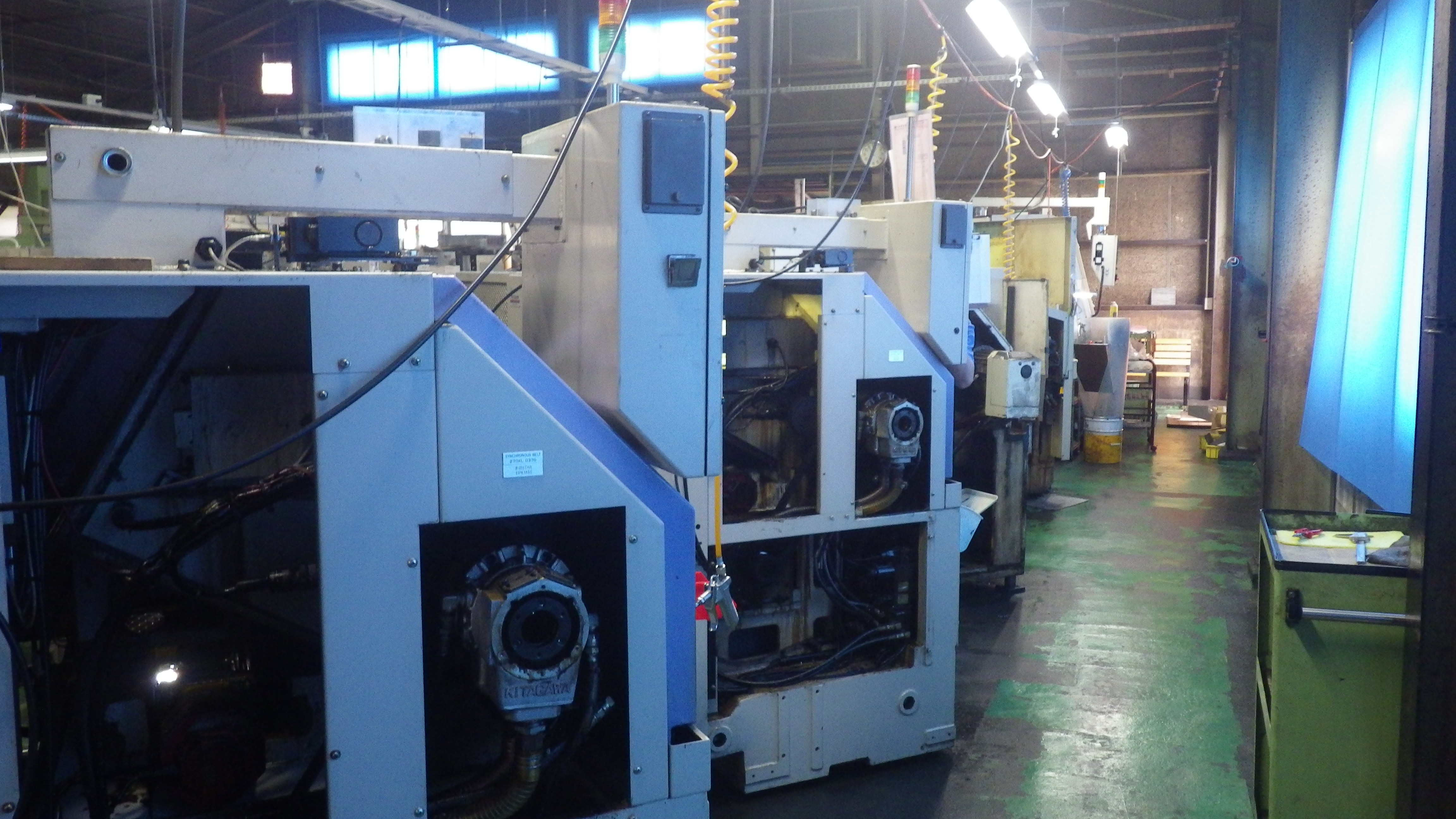 NC旋盤を中心にした製造ライン